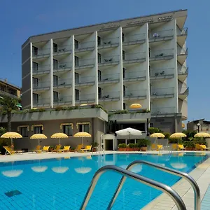 Mediterranee Aparthotel