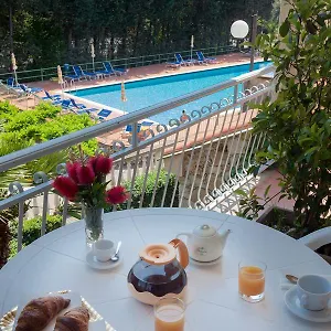 Pian Dei Boschi Aparthotel